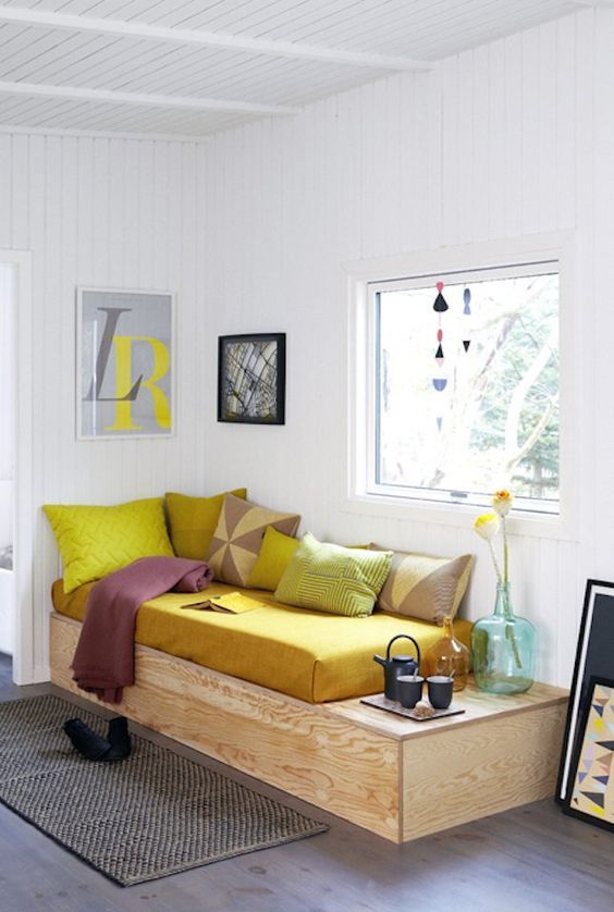How to decorate a daybed