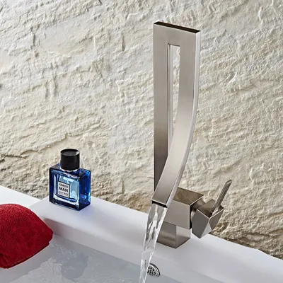 Single Handle Single Hole Bathroom Sink Faucet with Waterfall 