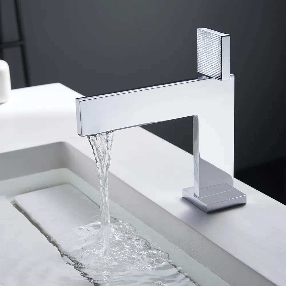 Polished Chrome Modern Bathroom Sink Faucet Single Handle 1-Hole Solid Brass
