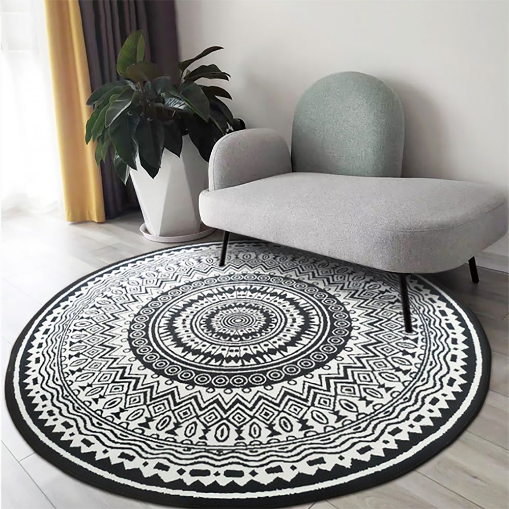 Black and White Round Moroccan Accent Rug 3' Bohemian