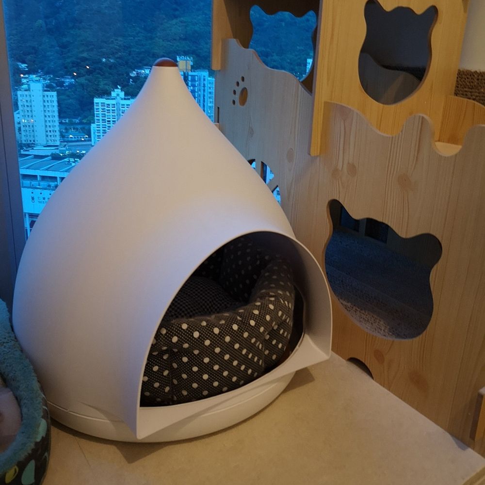 19.7" Water Drop Dome Cat Bed White Cat Cave House with Cushioned Pad
