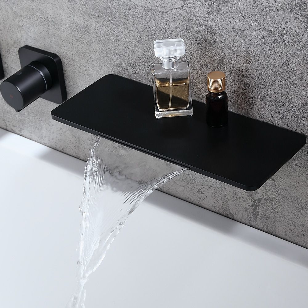 Modern stilvoll Wasserfall Wasserhahn an der Wand mit Handbrause aus
