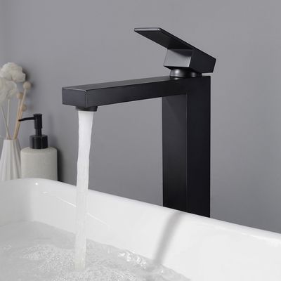 Vland Moderne Waschtischarmatur mit Hebelgriff aus massivem Messing in Mattschwarz
