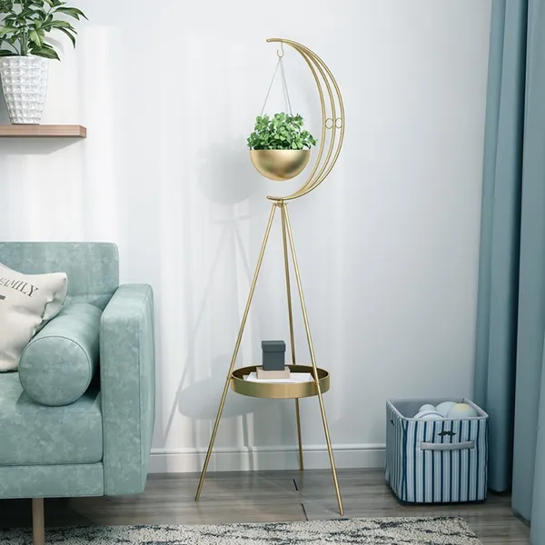 Support Pour Plantes Demi Lune Avec Etagere Dans Une Table D Extremite Moderne Doree