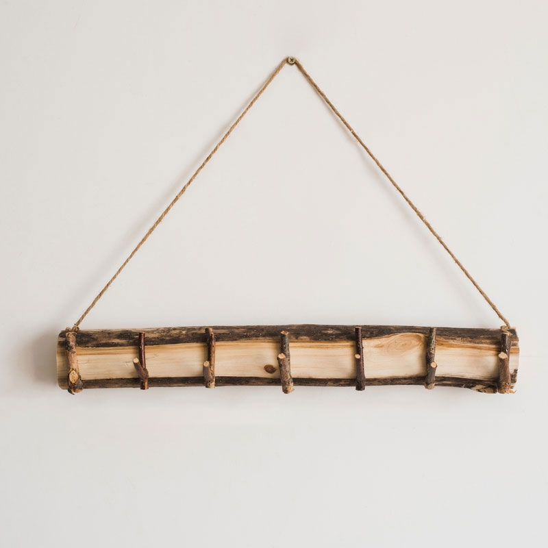 Rustic Style Wall Mounted Decorative Natural Wood Coat Rack With 7 Twig Hooks & Hanging Hemp Rope