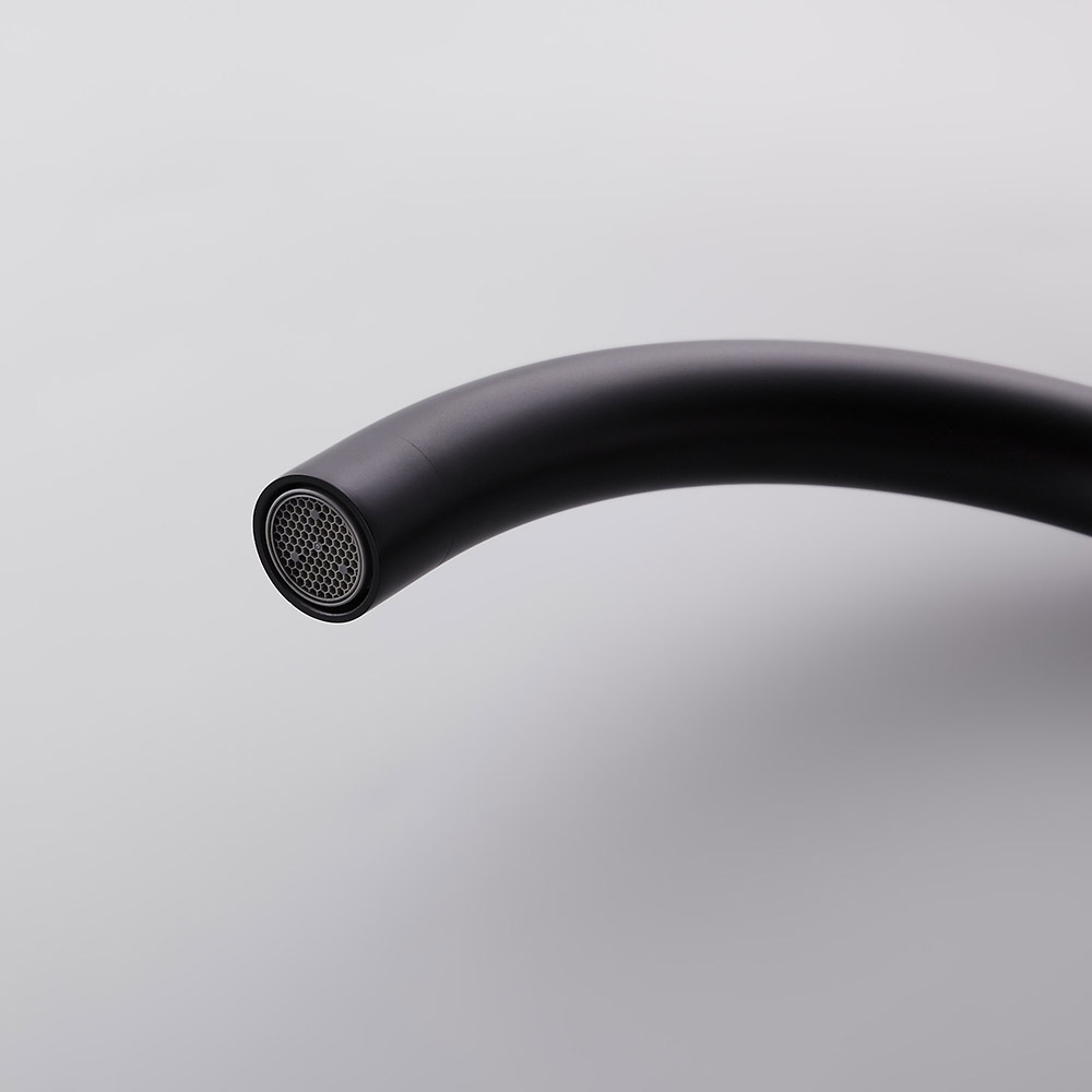 Brewst Modern Style Matte Black Single Handle Freestanding Tub Filler Faucet Solid Brass