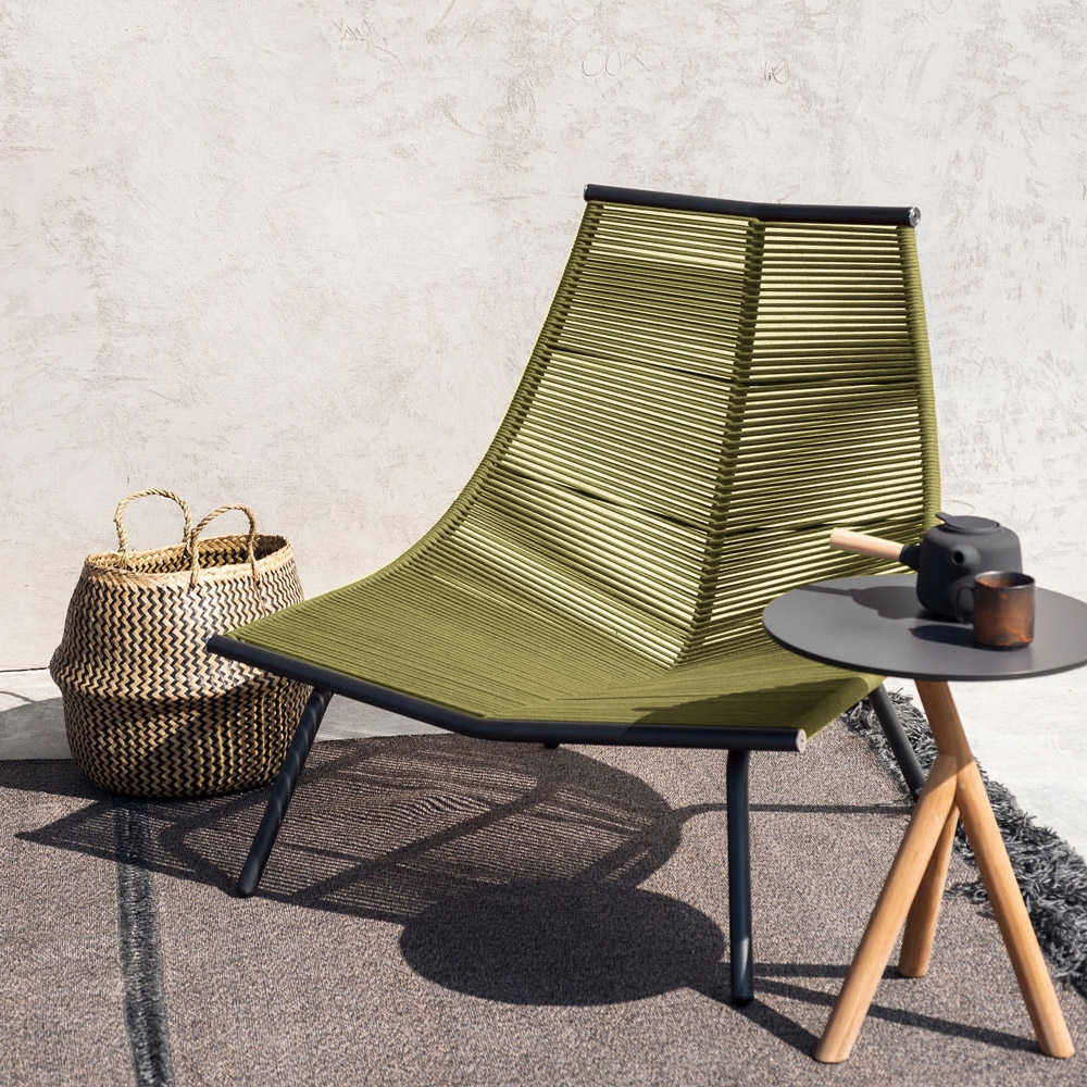 

Dark Green Woven Rattan Patio Lounge Chair with Cushion