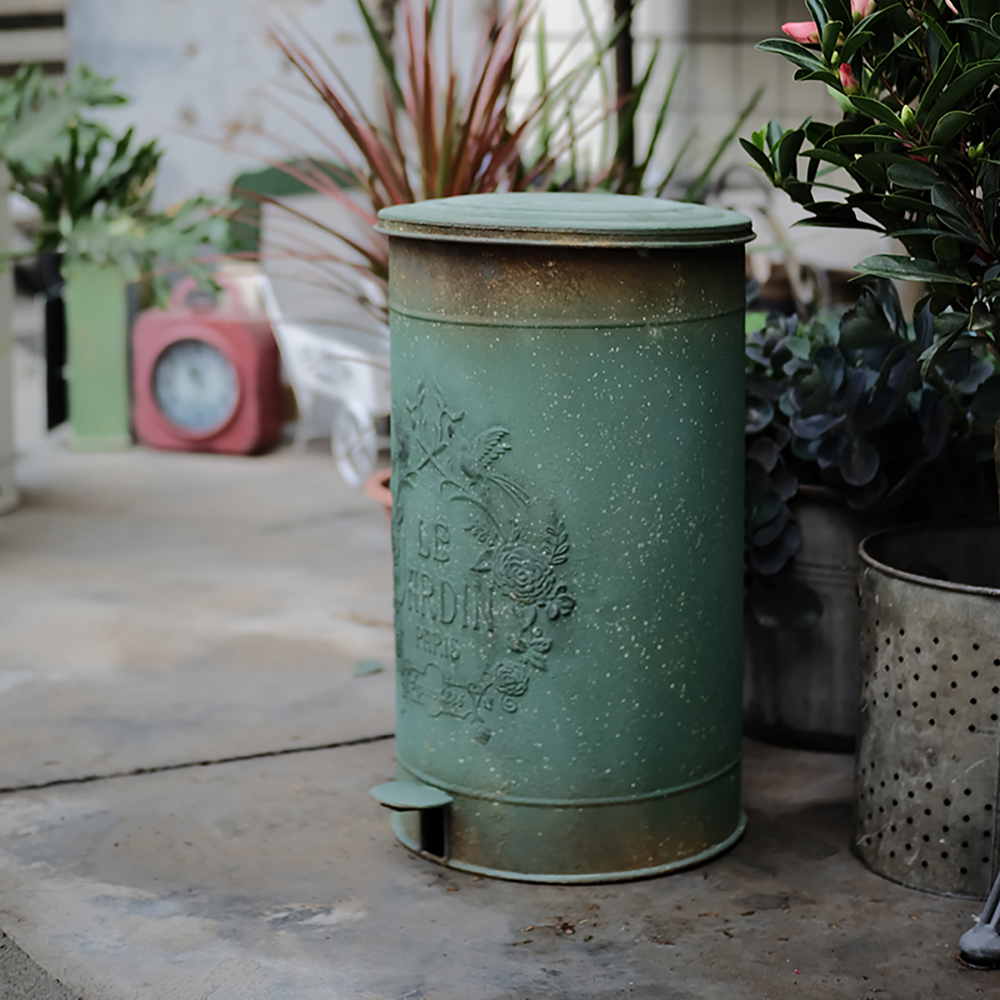 Image of Retro Round Step-On Trash Can Large Capacity for Garden