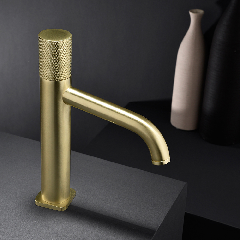 

Brushed Gold 1-Hole Sink Faucet Single Handle Brass