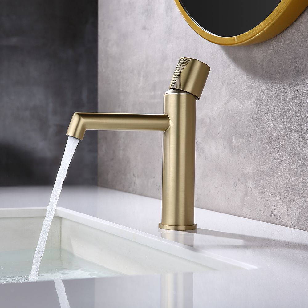 

Brushed Gold 1-Hole Sink Faucet Single Handle Brass