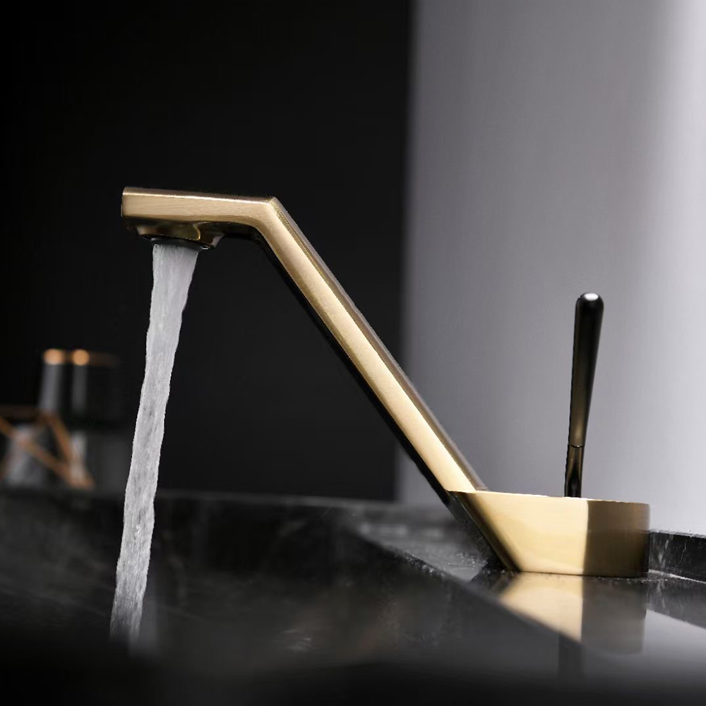 

Sink Faucet Aerated Stream Single Handle Solid Brass Brushed Gold