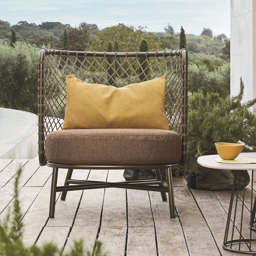 

Chic Outdoor Patio Chair with Crossed Base in Rope Seatback