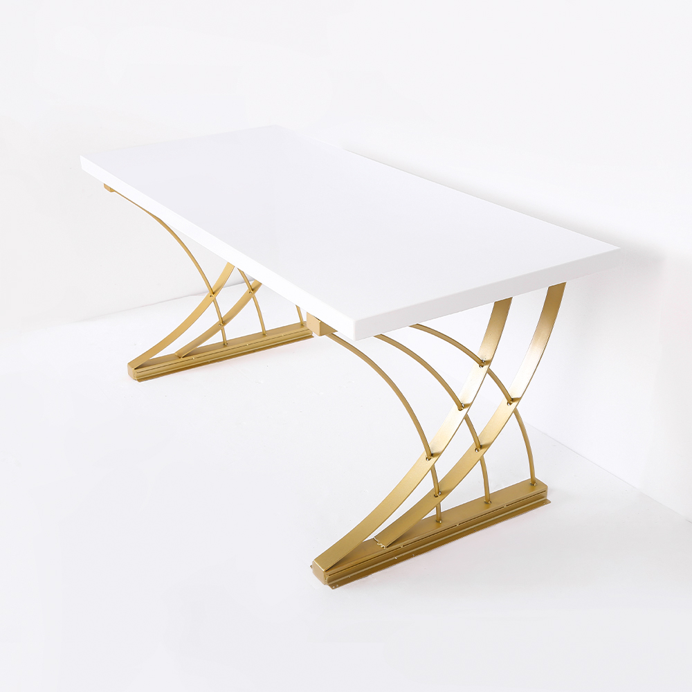 1600mm moderner weißer rechteckiger Home-Office-Schreibtisch mit Tischplatte aus Kiefernholz und goldenem Rahmen