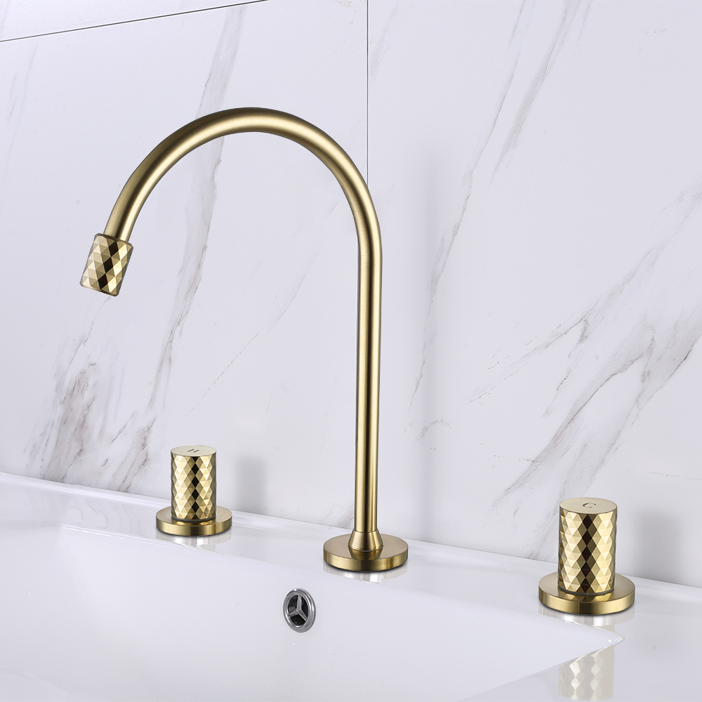 

Aerated Spout Widespread Bathroom Sink Faucet Solid Brass