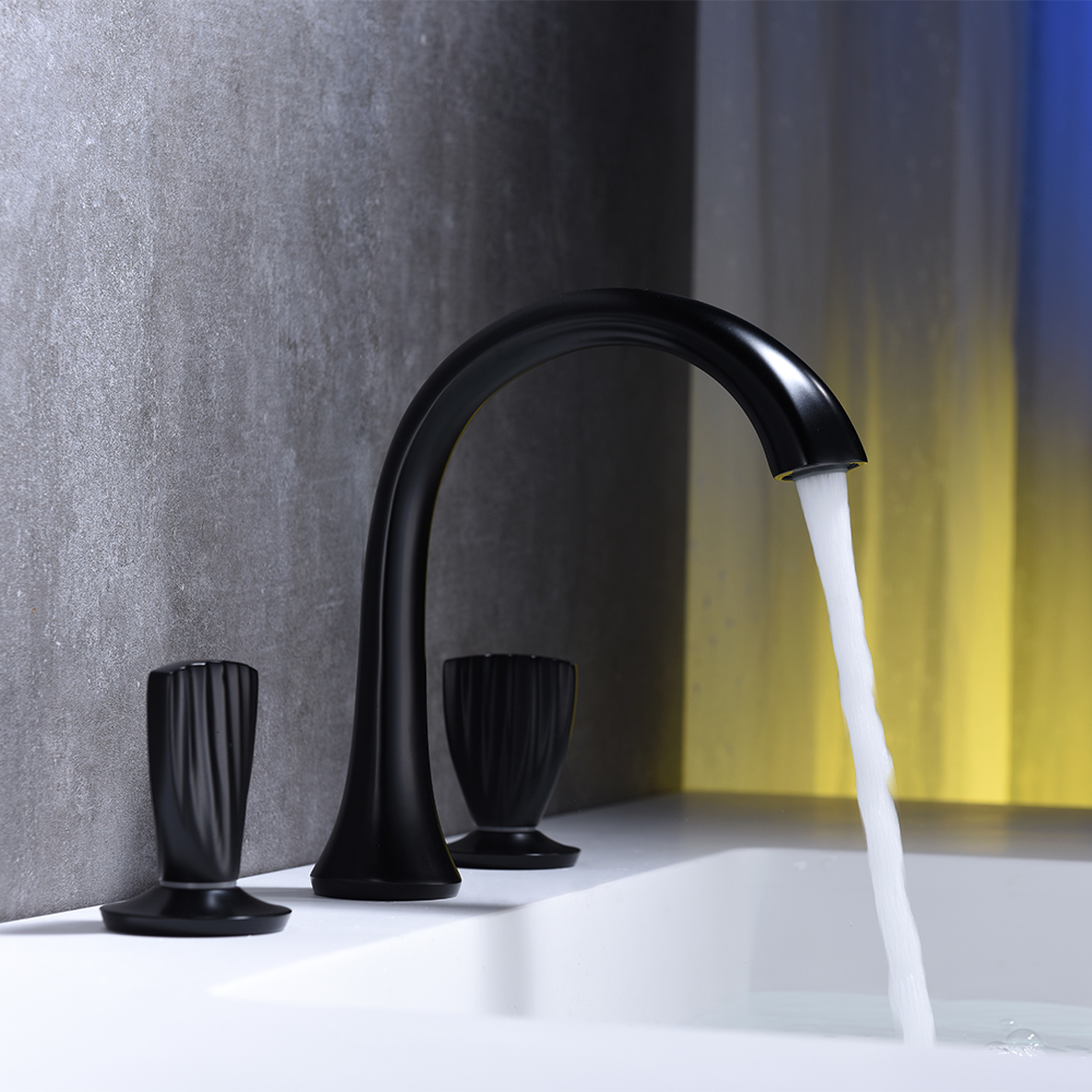 

Aerated Spout Widespread Bathroom Sink Faucet Solid Brass Shell Shaped
