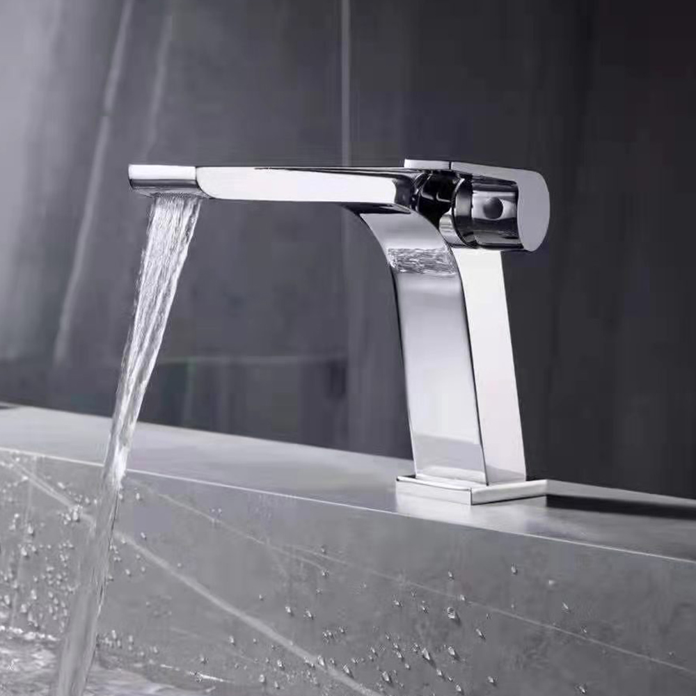 

Single Hole Bathroom Sink Faucet Solid Brass in Chrome