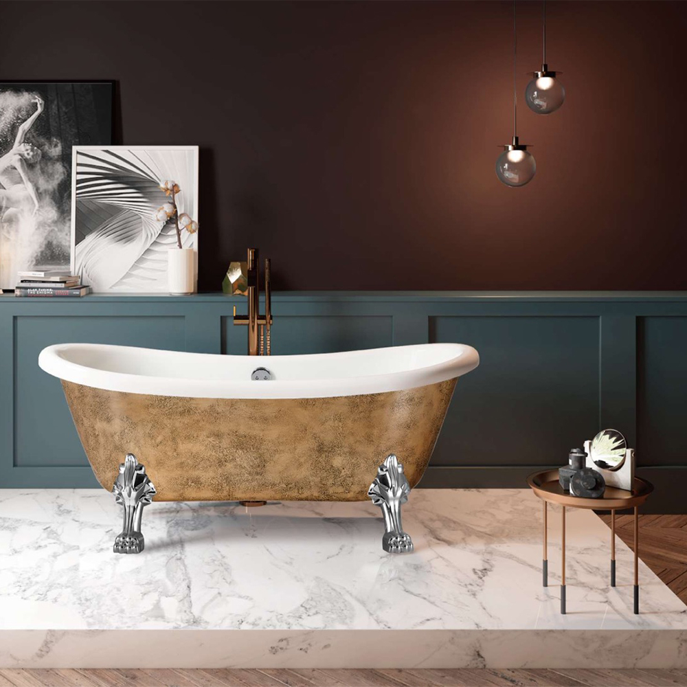 

69'' Acrylic Oval Soaking Bathtub Decorated in Decorated with Silver Clawfoot in Gold