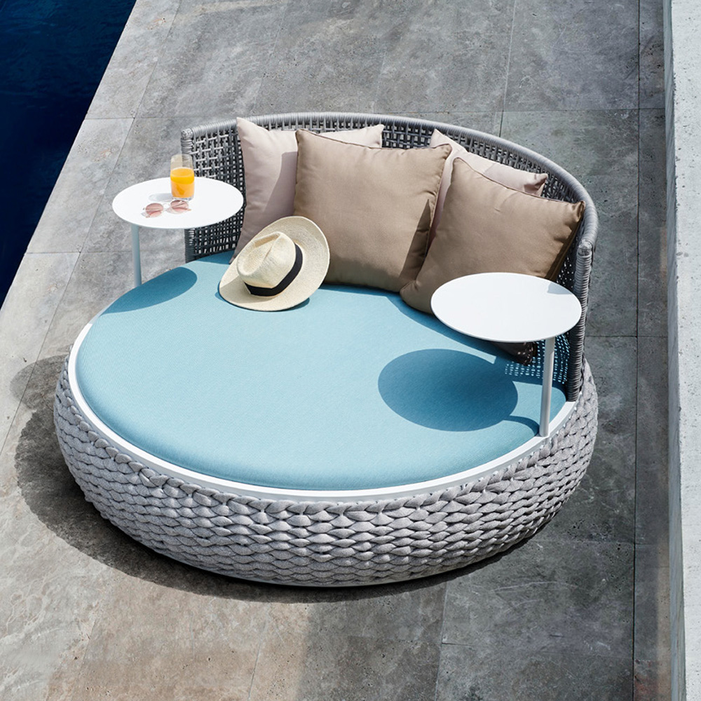 

Patio Daybed Round Outdoor Garden Daybed with Side Table