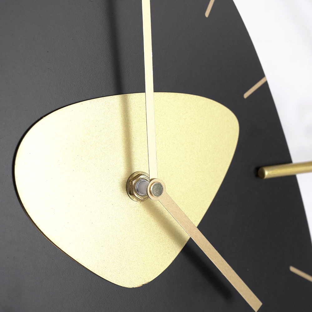 Black Creative Scandinavian Wall Clock Metal Pendulum Home Clock