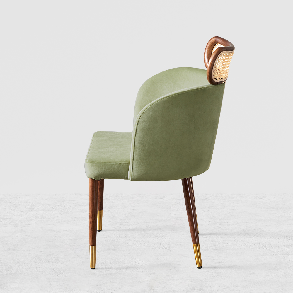 Silla de comedor moderna de terciopelo verde con respaldo curvo, sillas