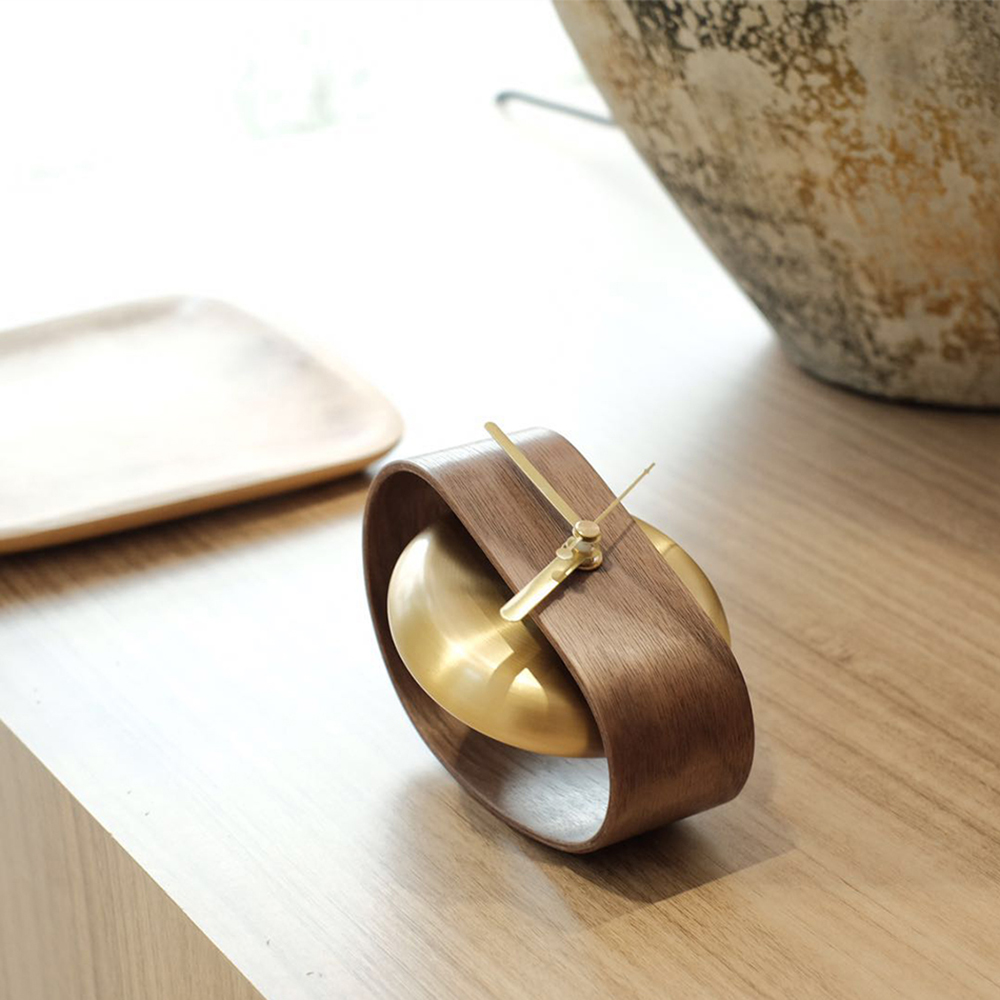 

Creative Modern Nordic Rocking-Chair Shape Silent Table Clock